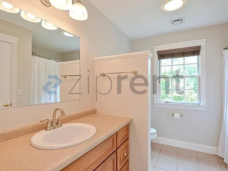 209 State St — Photo 26