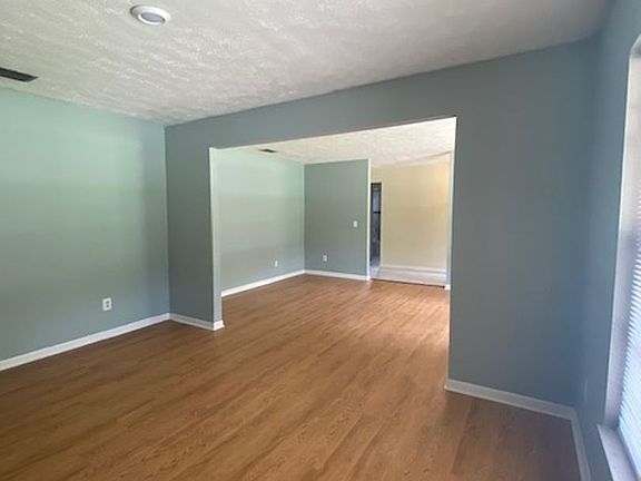 2nd image of 1517 Loretta Ct