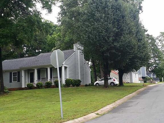 3rd image of 3906 Aster Dr