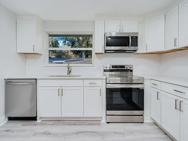 1707 Evergreen St — Photo 12