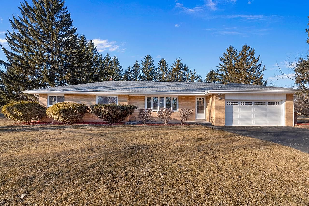N54W15356 Beaver DRIVE, Menomonee Falls, WI 53051 | Zillow