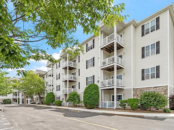 3rd image of 21 Hampshire Rd APT 408