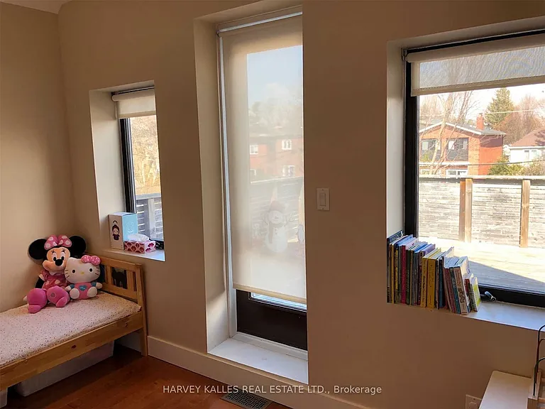 148 Roslin Ave — Photo 14