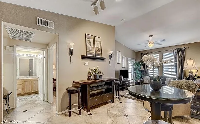 1 bed, 1.0 bath, 814 sqft, $1,900 — Photo 4