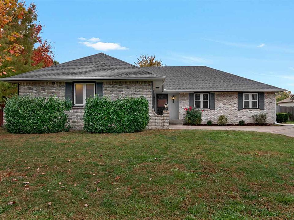 1st image of 2322 N Inwood Cir