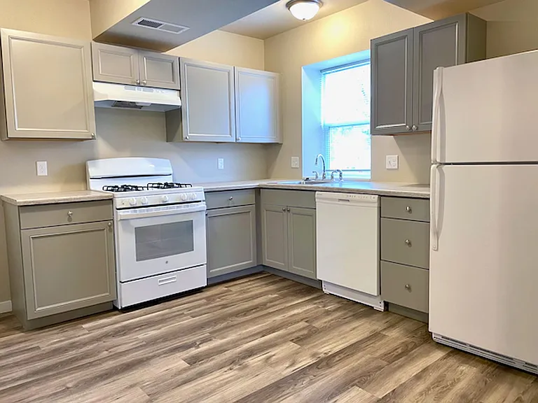 2101 E Willamette / Duplex / LBP — Photo 6