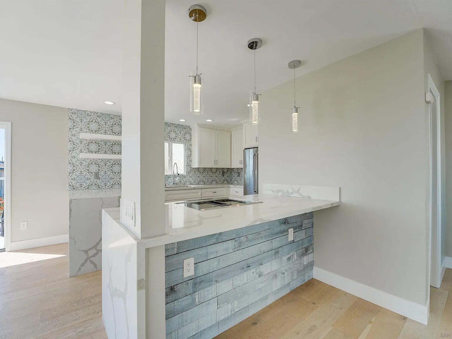 2 bed, 2.5 bath, 1336 sqft, $6,950 — Photo 3