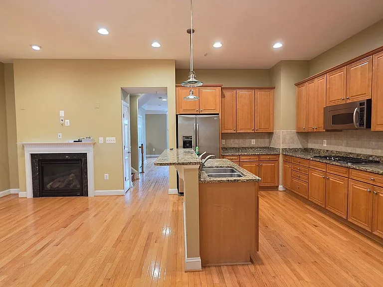 3547 Goddard Way — Photo 15