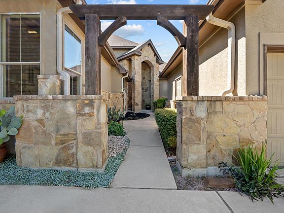 5th image of 22204 Red Yucca Rd