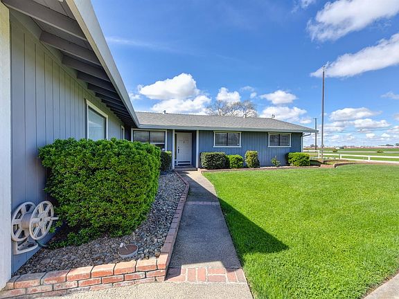 3rd image of 7210 Hedge Ave