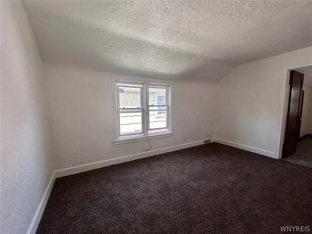 2 bed, 1.0 bath, 770 sqft, $800 — Photo 3
