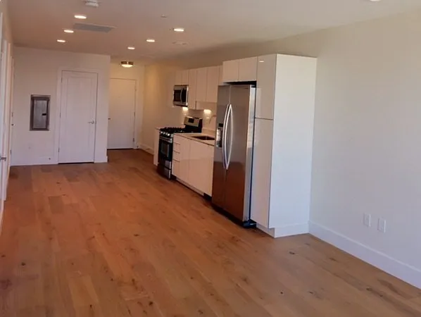 250 Meridian St #307 — Photo 4