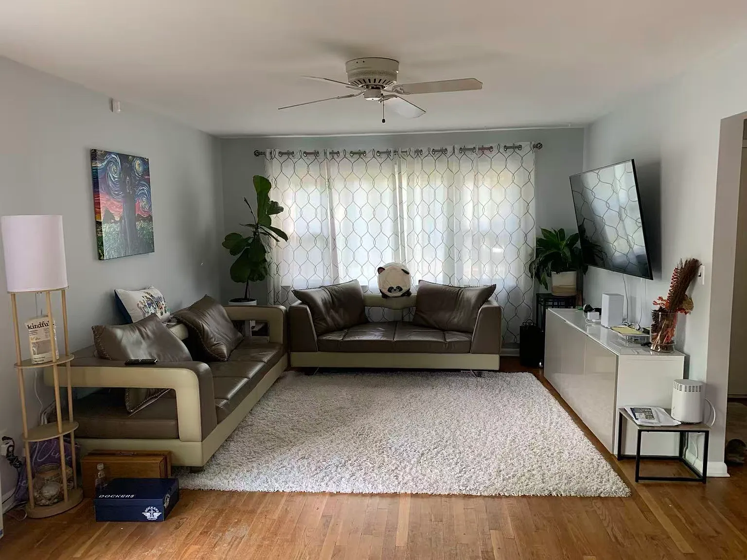 4 bed, 2.5 bath, 2254 sqft, $4,500 — Photo 2