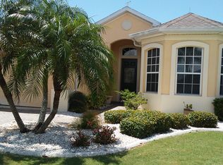 1041 Emerald Dunes Dr, Sun City Center, FL 33573