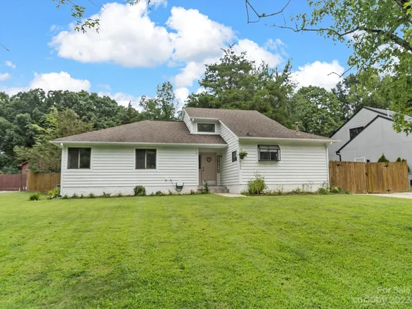 8138 Mattingridge Dr, Charlotte, NC 28270