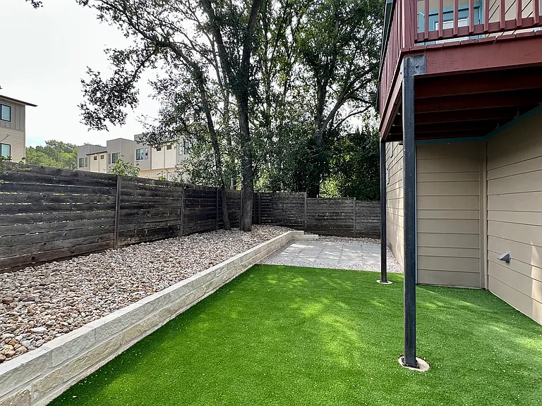 5300 Samuel Huston Ave #B — Photo 2