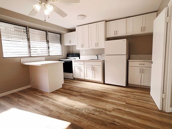 5th image of 2541 Kuhio Ave #303