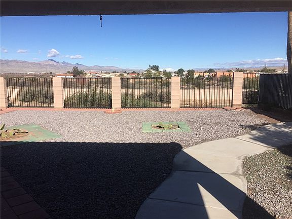 2nd image of 1541 Mariposa Way