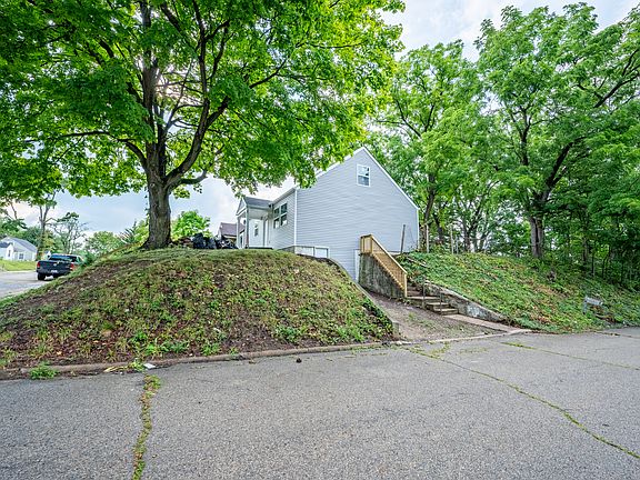 5th image of 1500 W 11th St