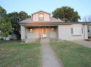 308 Gove St, Quinter, KS 67752