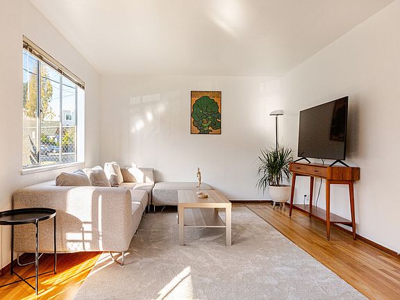 2nd image of 3806 Shafter Ave #3806