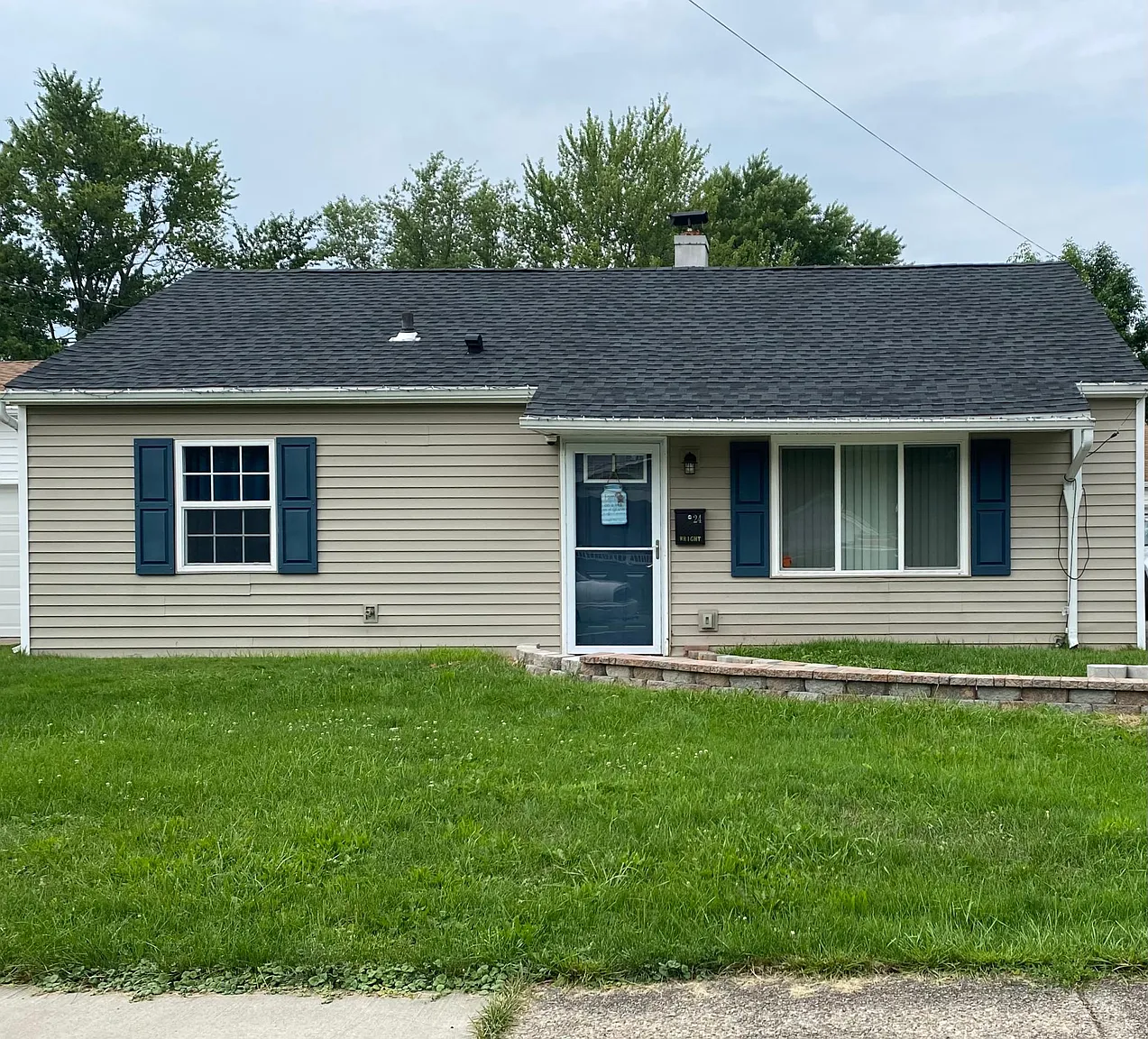 24 Steiner Ave photo 1