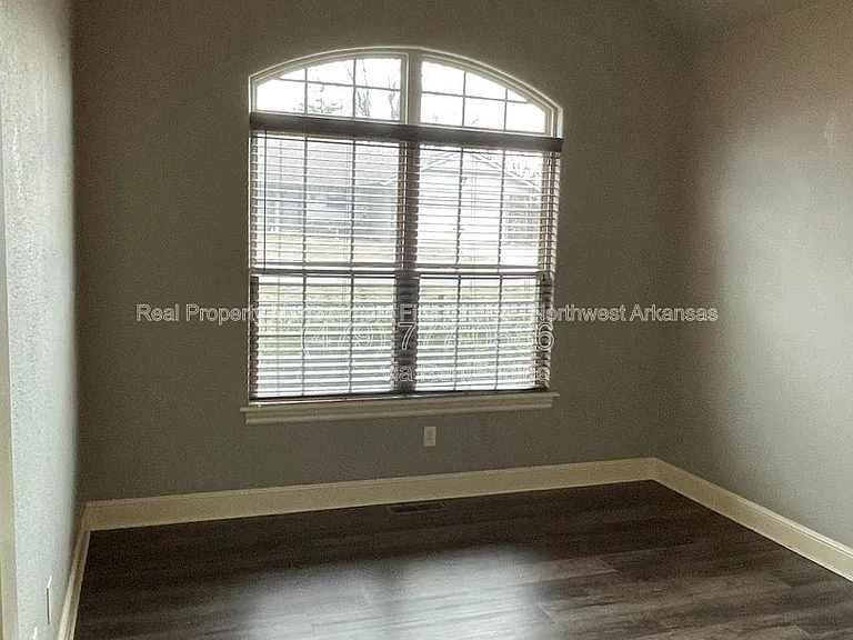 8763 Apple Gln — Photo 20