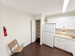 1063 Ash Dr, Mahwah, NJ 07430