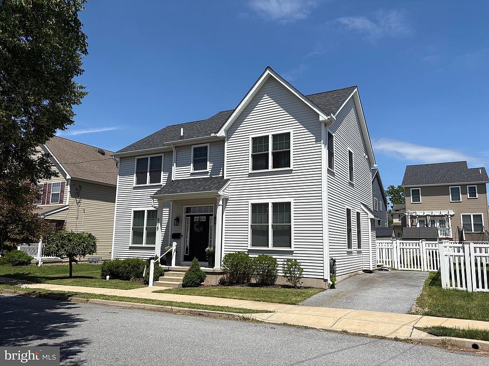 1st image of 515 Rhoades St