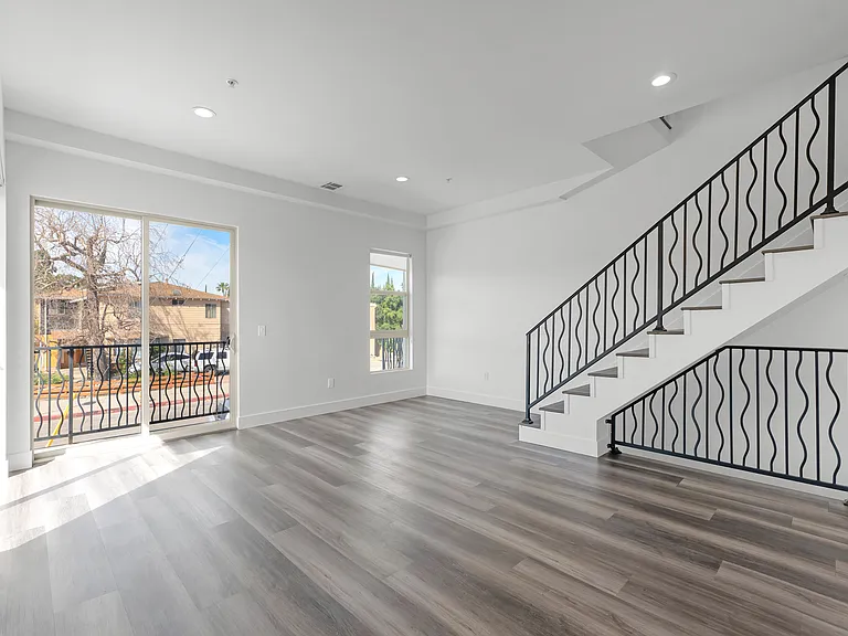 6006 N Klump Ave — Photo 23