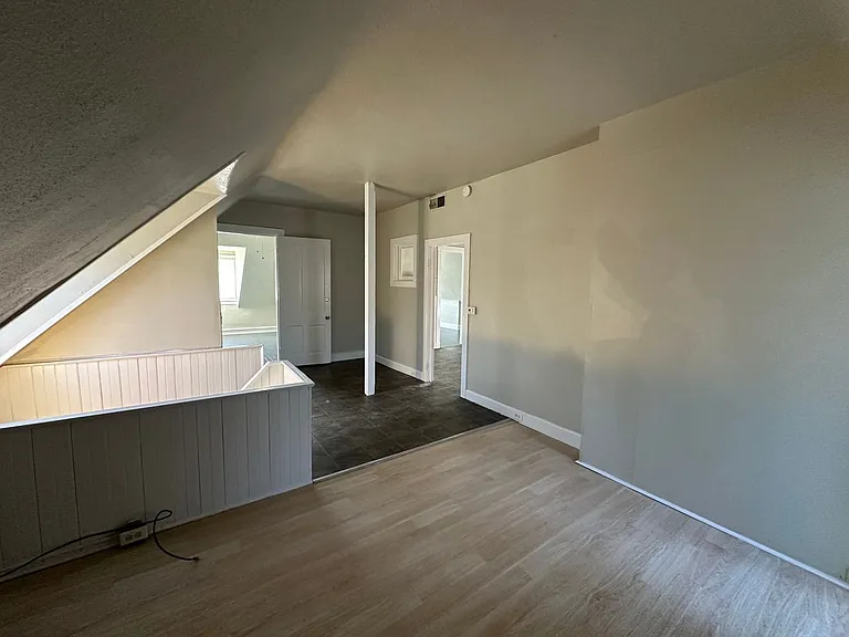 2659 Bellevue Ave — Photo 3