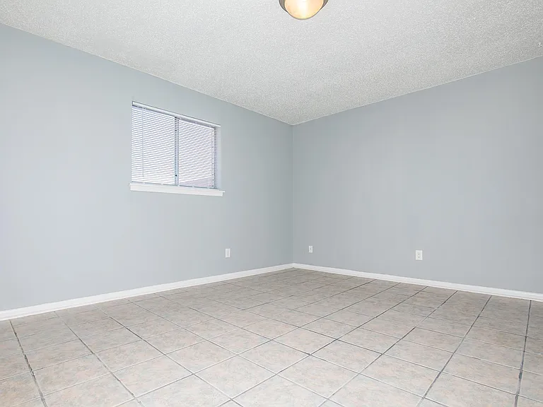 SPACIOUS BEDROOM