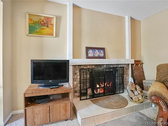 4th image of 1155 Coral Ln