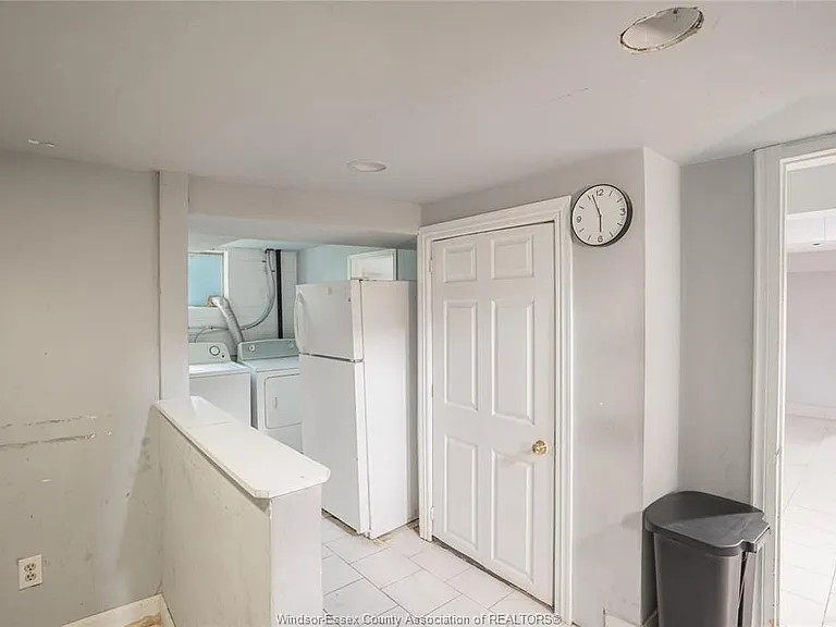 354 Curry Ave — Photo 12