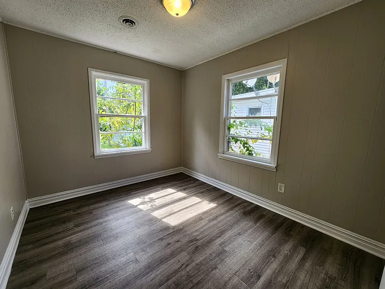 939 S Fort Ave — Photo 8