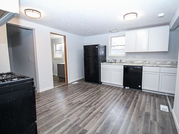 5th image of 16620 Church St