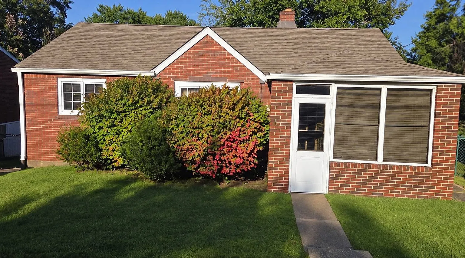 3 bed, 1200 sqft, $1,200 — Photo 1