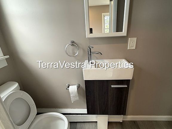 5th image of 41-43 Oak St #43-B
