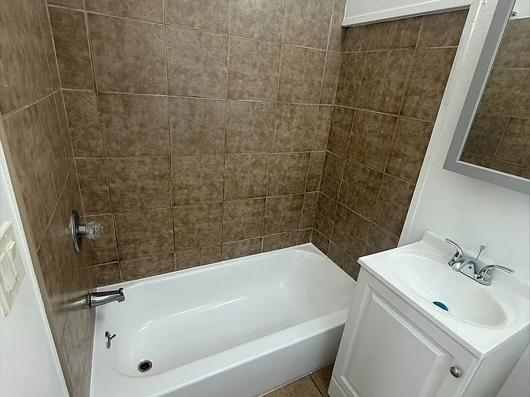 842 Alamitos Ave — Photo 9