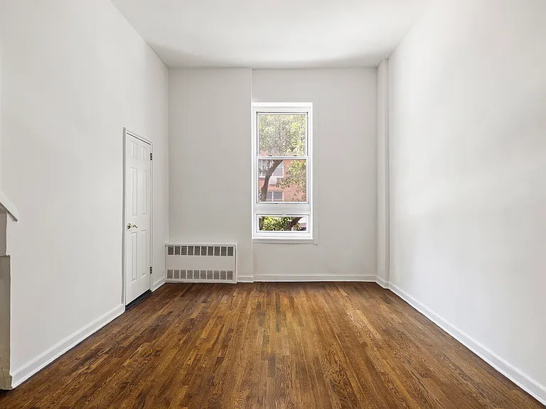 151 E 20th St #2C — Photo 4