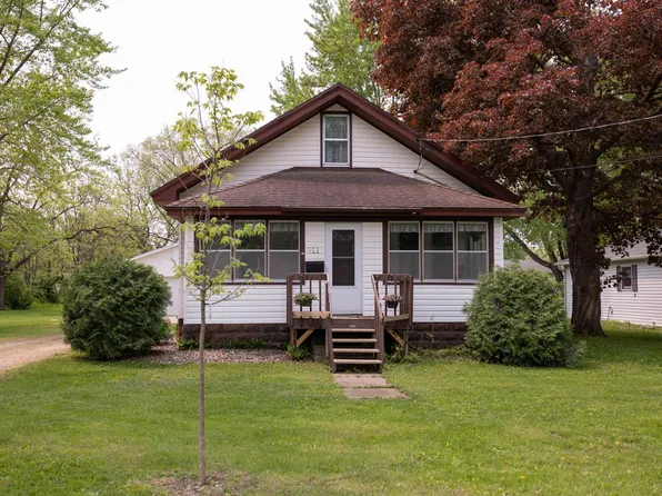 911 6th St W, Wabasha, MN 55981