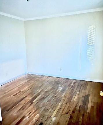 4th image of 256 Artist Lake Dr