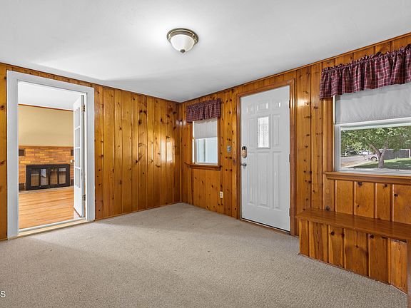3rd image of 2202 University Ave