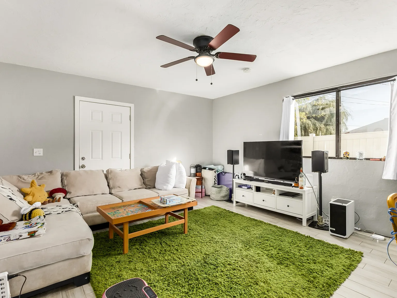 2 bed, 900 sqft, $1,650 — Photo 3