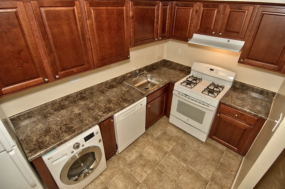 Harbour Manor — Photo 4