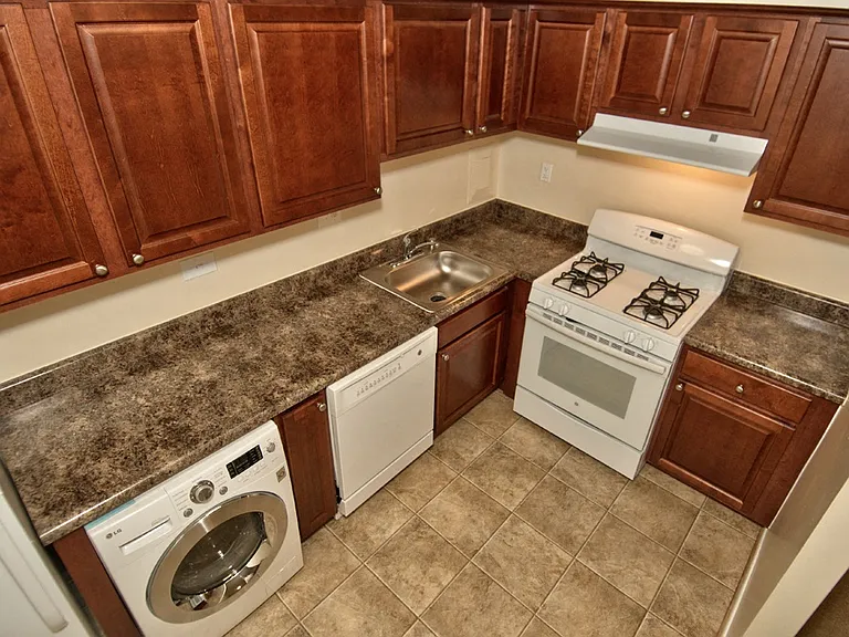 Harbour Manor Reno Kitchem