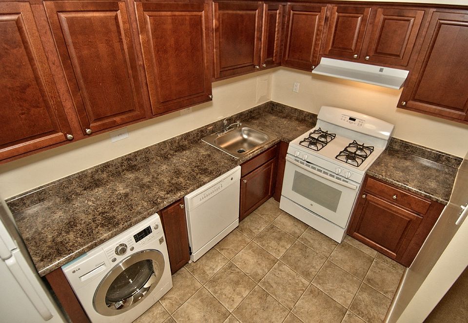 Harbour Manor Reno Kitchem