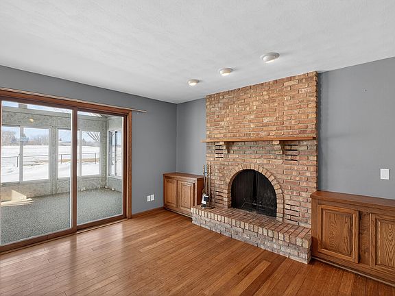 3rd image of 1505 Knoll Ridge Dr