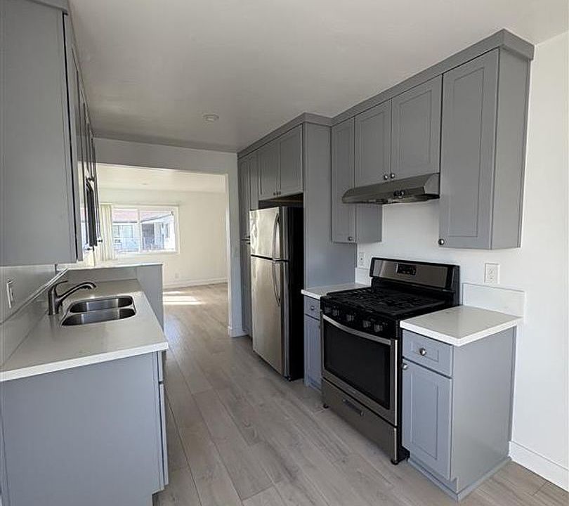 1st image of 445 Rose Ave #455-04