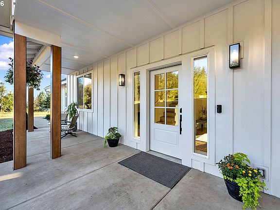 4th image of 24020 NE Alvas Rd